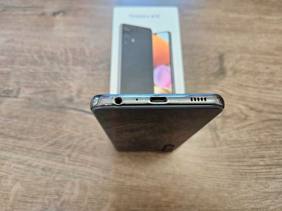 Samsung Galaxy A32 128GB SM-A325F/DS Dual-SIM GSM телефон зарядно кейс