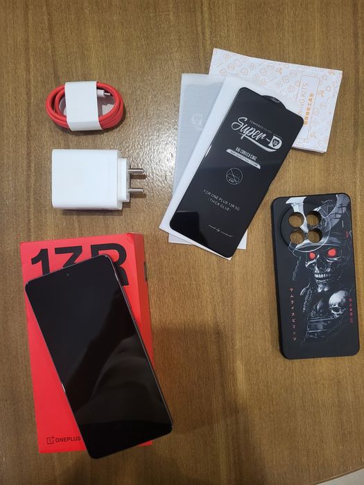 Продам One plus 13r
