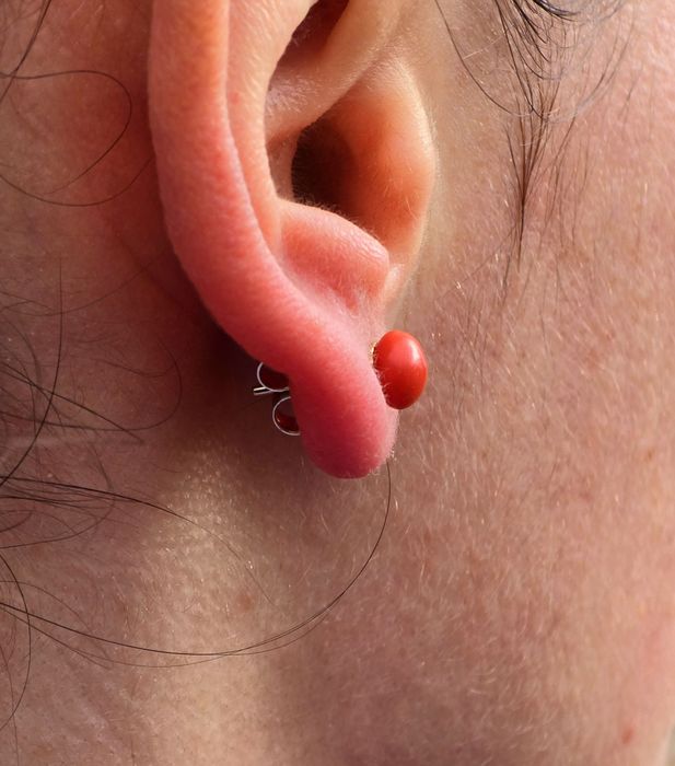Cercei din aur galben 18k cu coral natural, handmade
