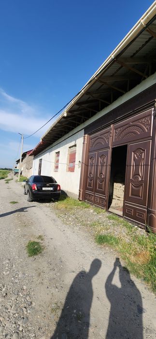 Тезда  7 соток 4 хона  ховли сотилади Саехат Пулат Дархон.