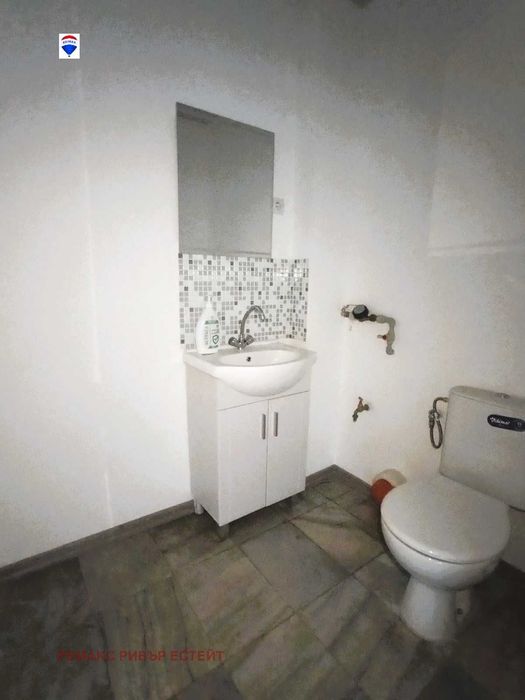 Търговско помещение за продажба Широк център