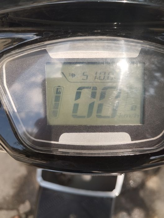 Skuter sotiladi holati yaxshi.