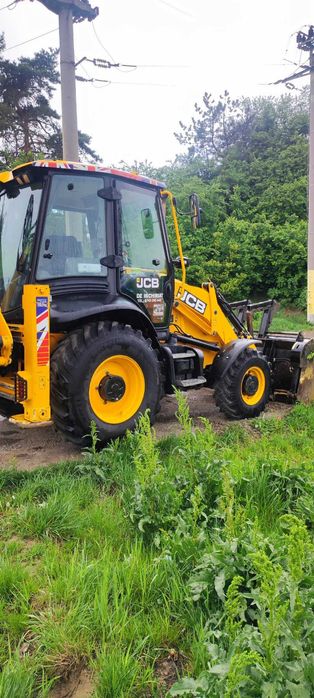 Vând buldoexcavator jcb 3cx