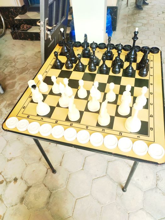 Продаётся настольные шахмат и шашки
