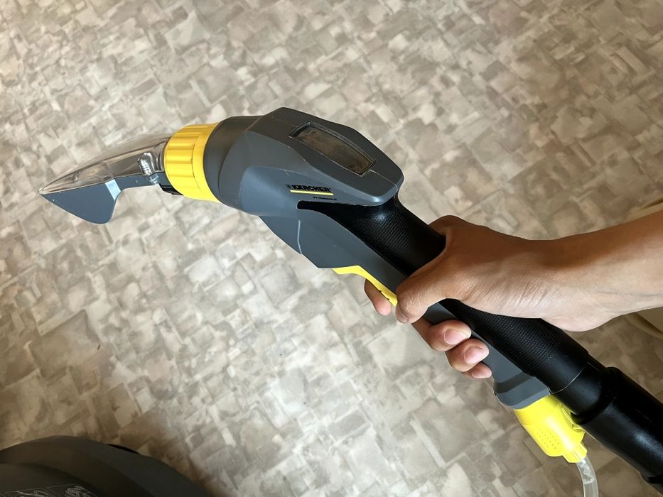 Пылесос моющий Karcher