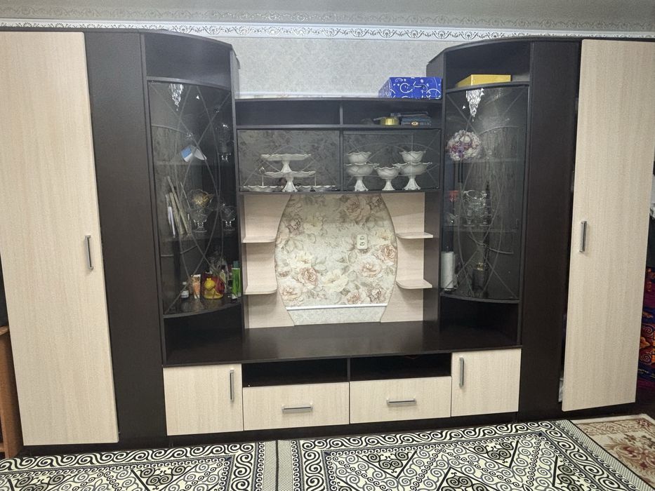 Стенка в гостиную