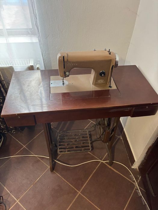 Masina de Cusut Ileana an 1986 - Romania