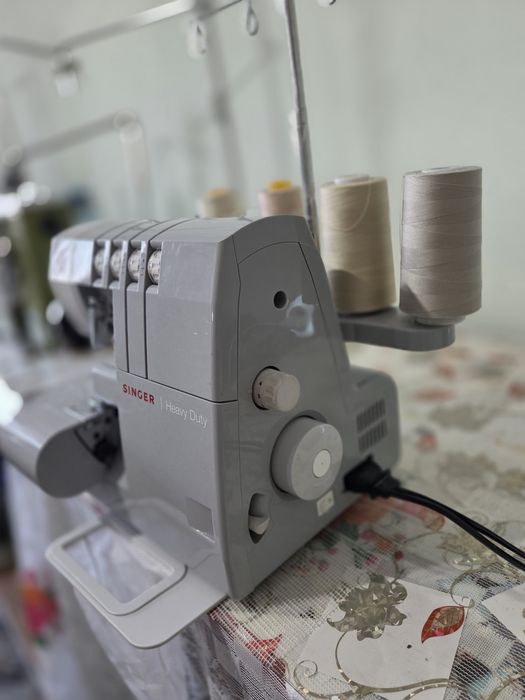 Masina de cusut si surfilat 4 fire