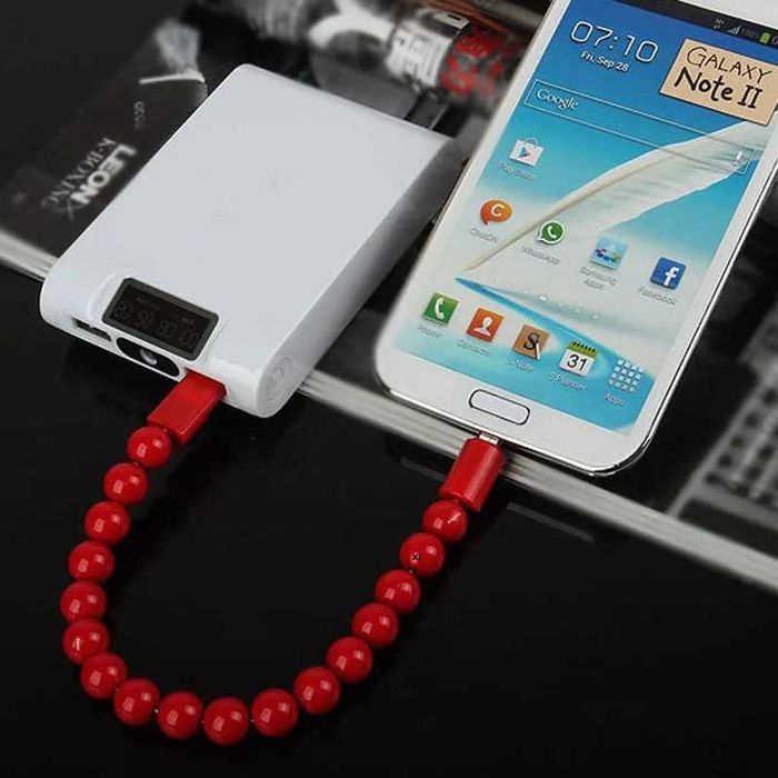 Зарядно за iPhone гривна