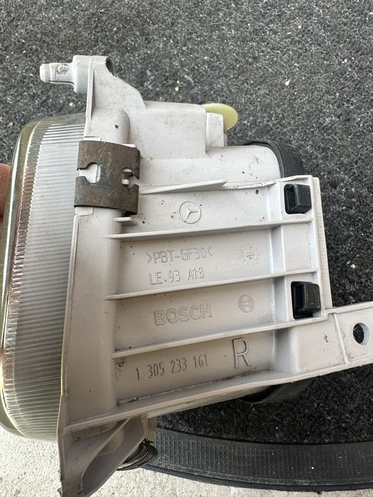 Продам туманки мерседес w 210