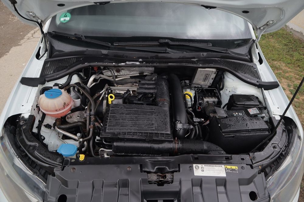 Skoda Fabian 1.2i 90кс 6ск