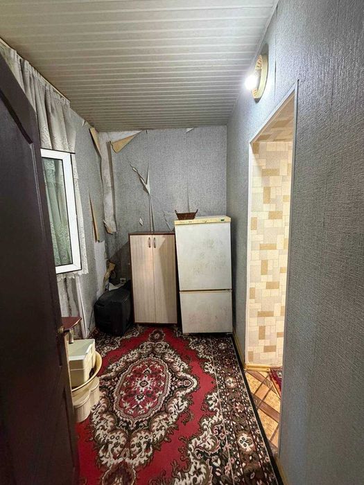 Продается 2 комнатная квартира - подходящая под нежилое 50 м2 на БИЙ.