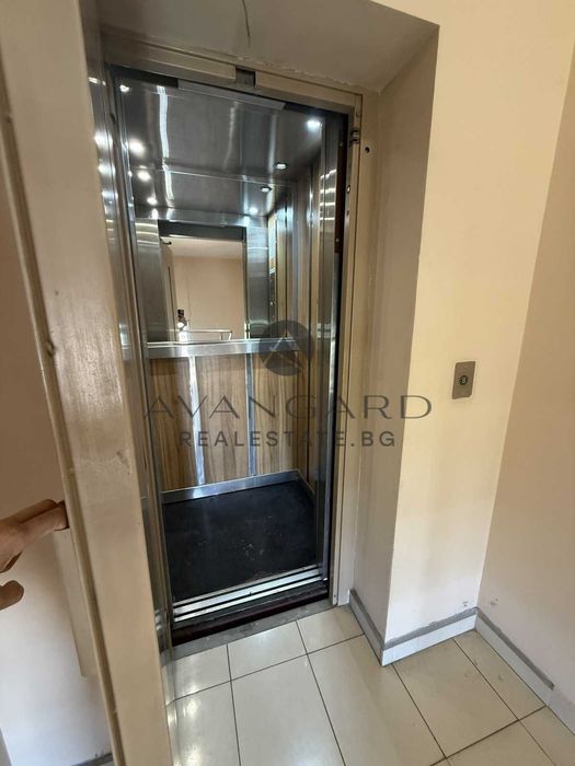 Продава се Тристаен апартамент в Пловдив, Център - 112 кв.м за 2054 €/кв.м - Снимка #5