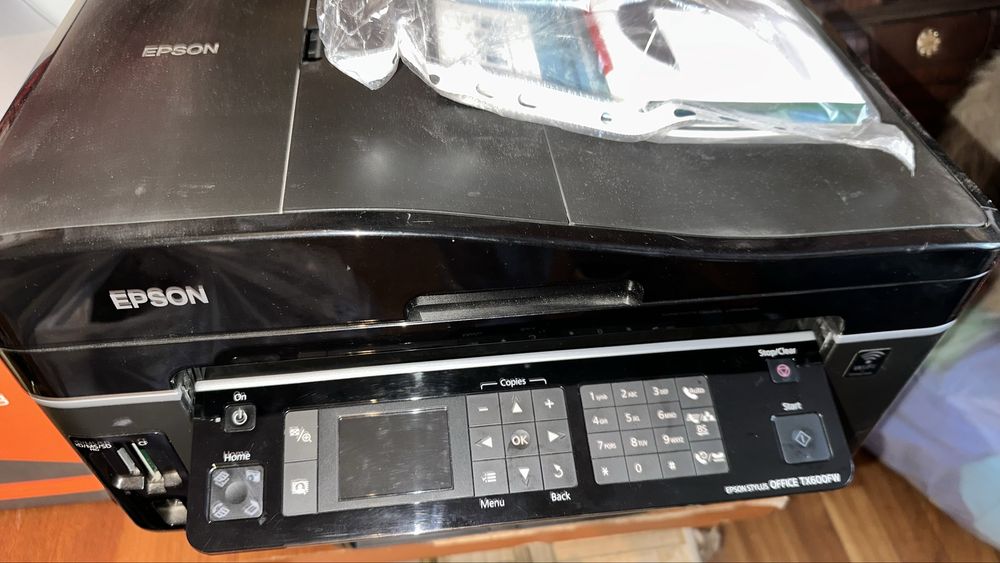 Цветной принтер EPSON продается. 20 000тг торг есть