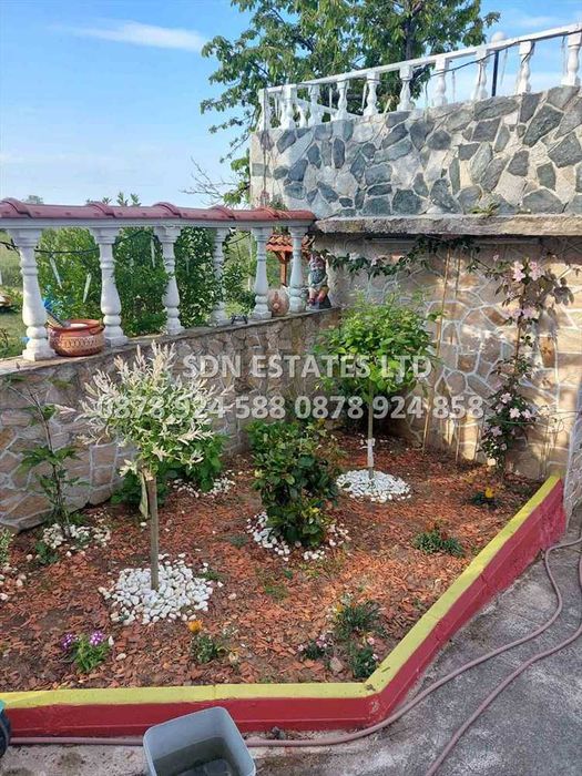 Красива къща на село за продажба в с. Долно Изворово