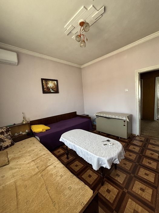 Просторен етаж от къща – 200 кв.м – гр. Кричим