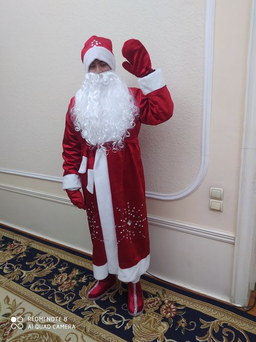 Qorbobo kiyimi Dedmoroz