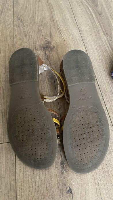 Сандали для девочки кожанные GEOX