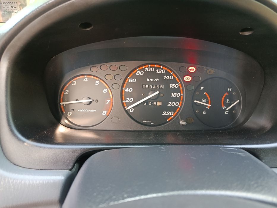 Продавам Honda CR-V