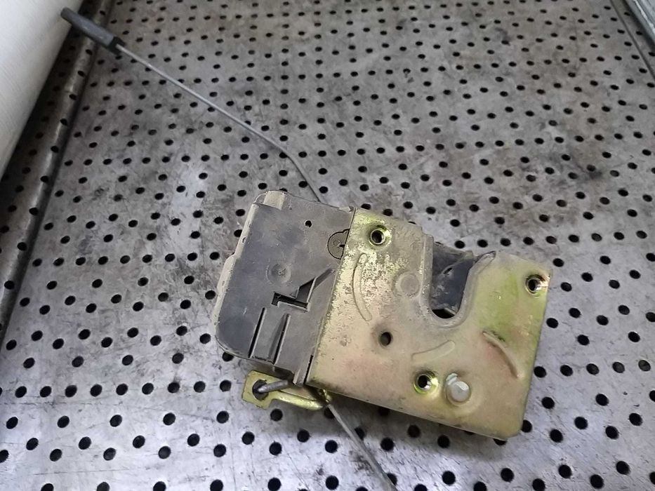 broasca usa stanga peugeot 206 2002