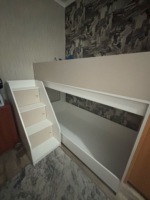 Двухярустная кровать