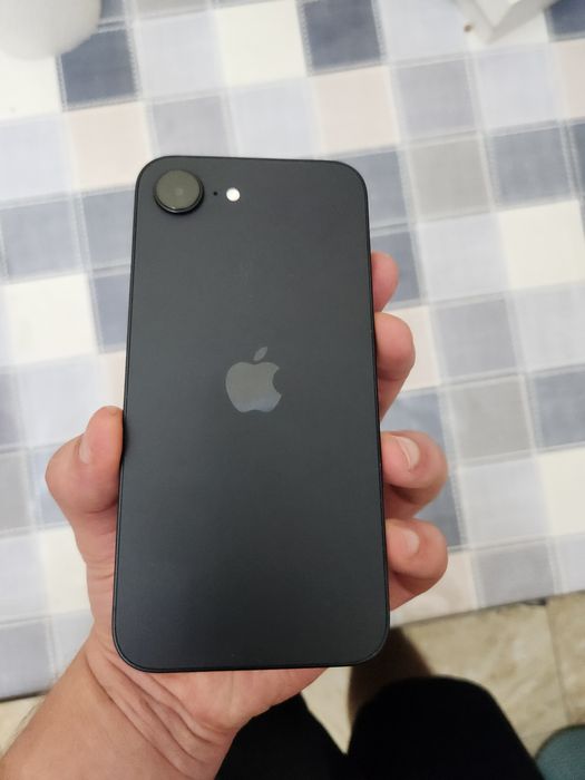 iphone 16e 100%.