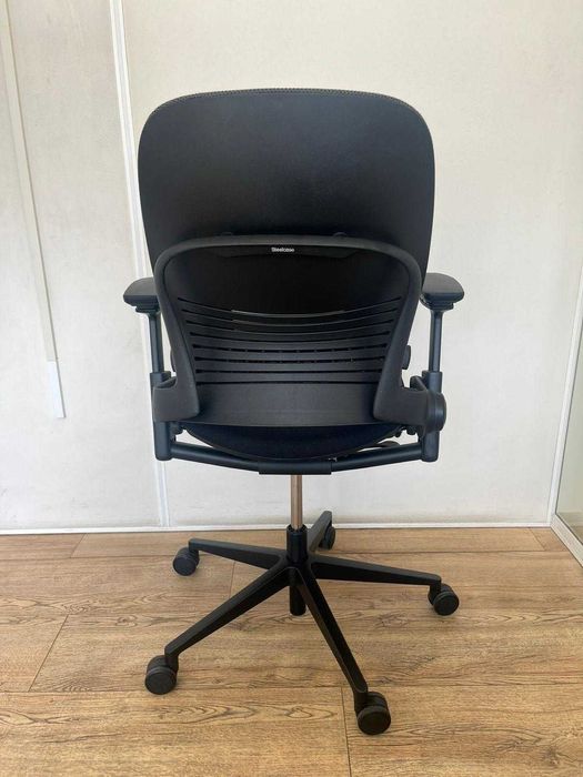 Refurbished Steelcase Lamia