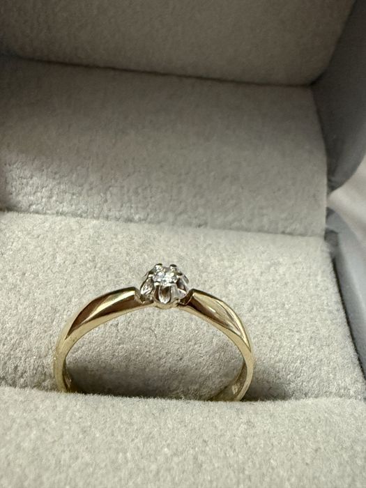 Бриллиантовое кольцо