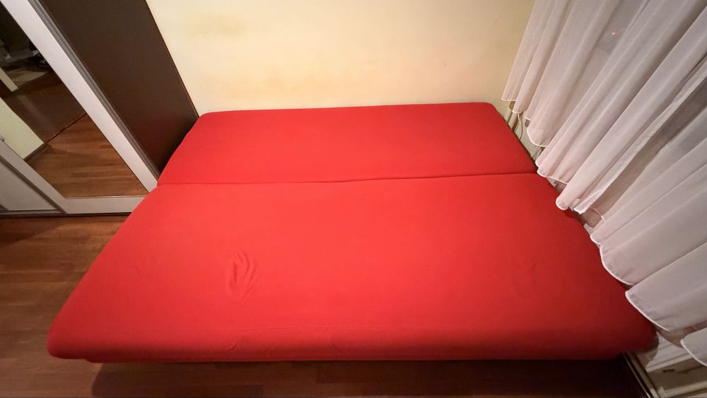 Set de mobilă dormitor/living - dulap, corp suspendat și canapea