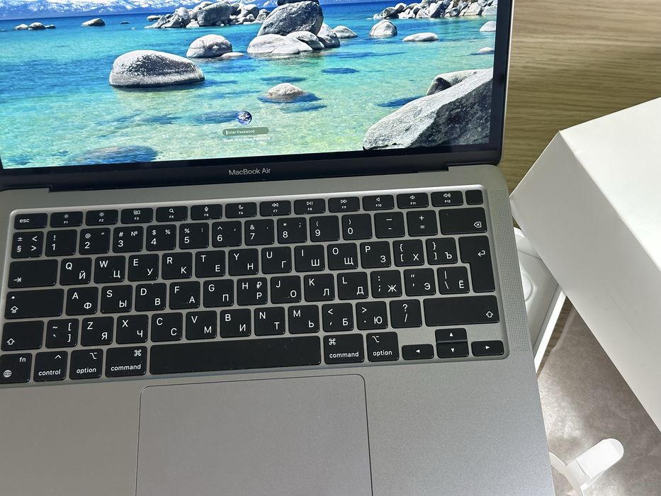 Macbook M1 Air 8/256/87%