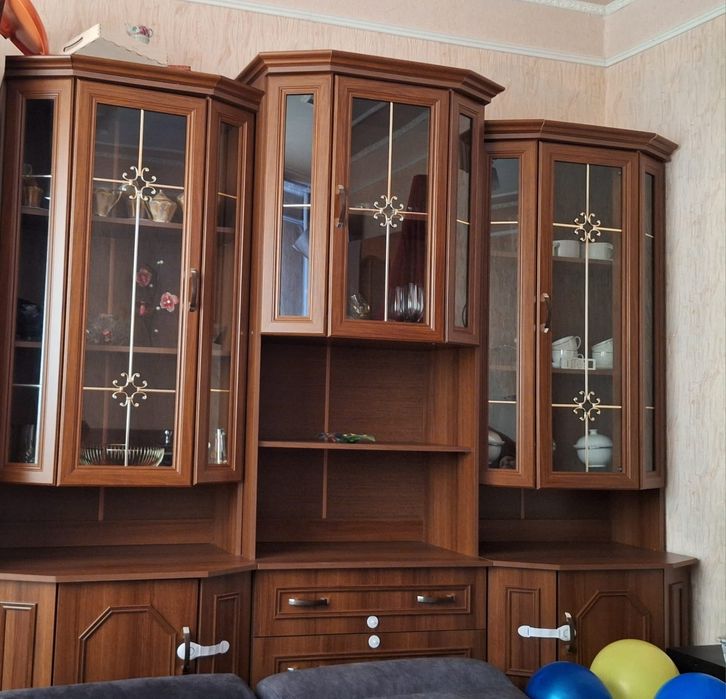Продаеться стенка