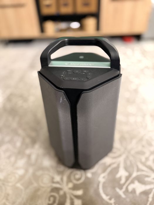 Vând boxă Soundcast VH7