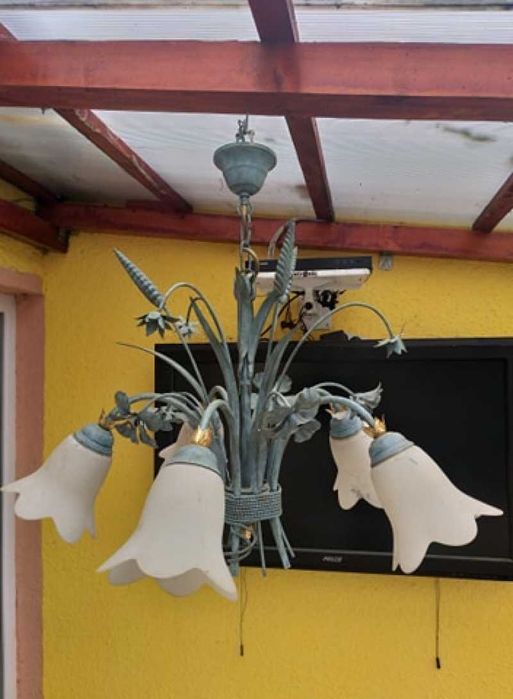 Candelabru cu cinci brate si doua aplice de perete din fier forjat