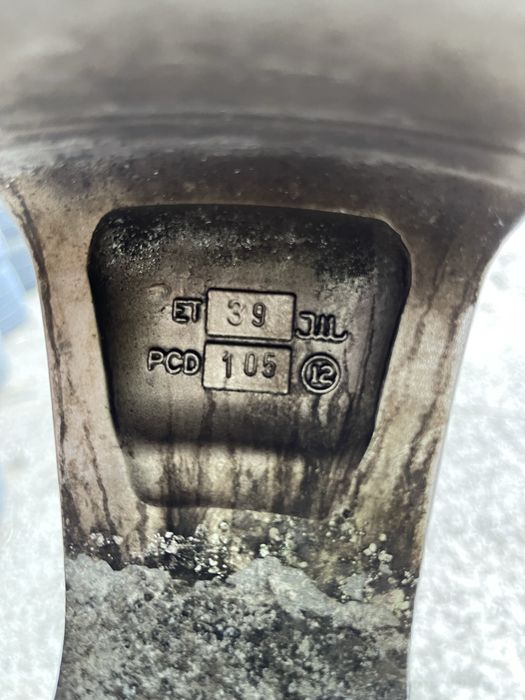 Set jante aliaj R16 5x105 Opel cu anvelope de iarna 215 65 R16