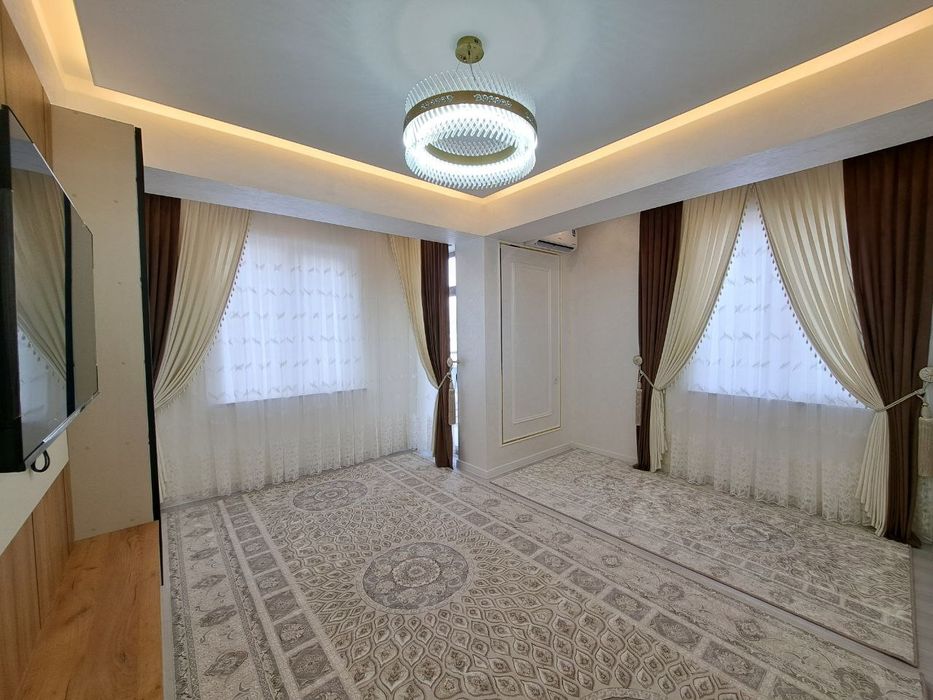 3 xonali kvartira sotiladi + hall bilan 4 xona