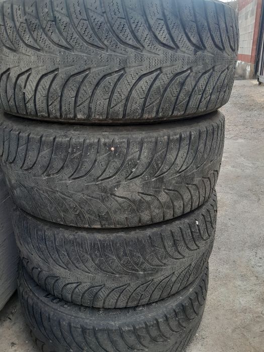 Зимние шины комплект