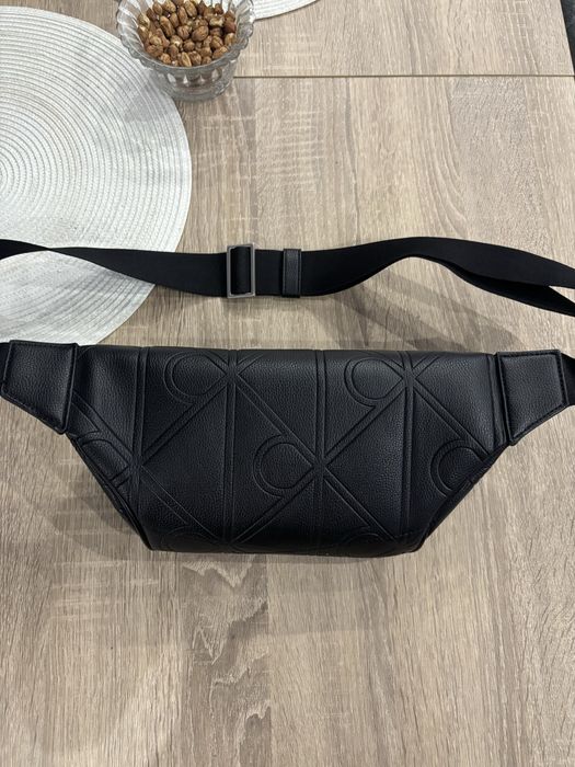 Чанта през рамо calvin klein