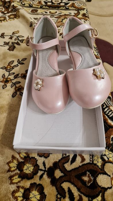 Продаю платье на девочку