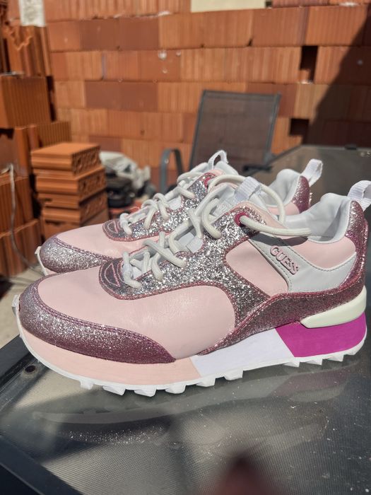 Сладки кецове Guess