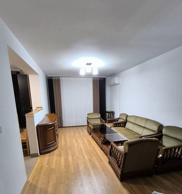 Дава се под наем Двустаен апартамент в София, Изток - 75 кв.м за 727.77 € - Снимка #1