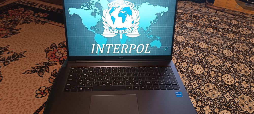 Honor  magic book 16x