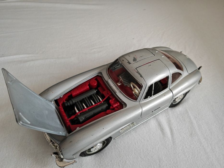 Macheta Mercedes 300 SL Burago 1/18