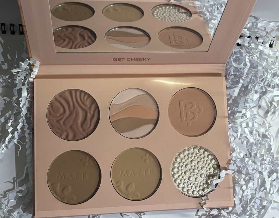 BELLAPIERRE Get Cheeky Blush, Bronzer & Highlighter Palette