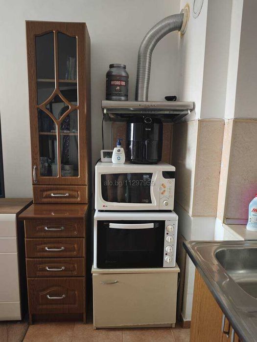 Модулна кухня с висок шкаф - витрина - 180 €