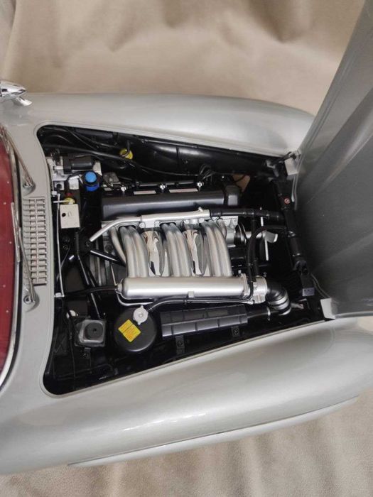 Коллекционная модель Mercedes 300SL 1:8 масштаб (56 см)