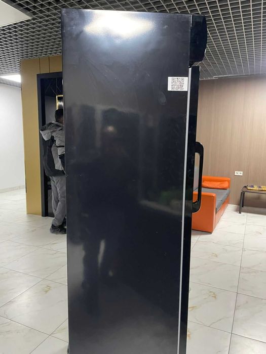 Витринный холодильник