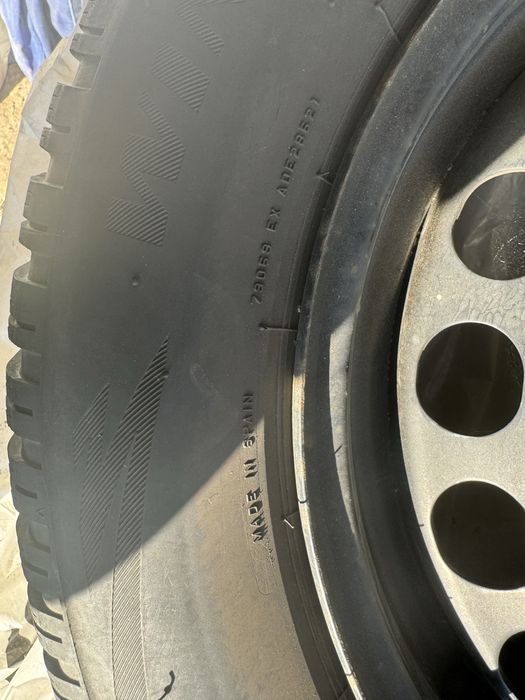 Set 4 Roti Iarna 215/60 R16 - Firestone Winterhawk 4 - DOT 23 - Anvelope cu uzura minima, profil foarte adanc.