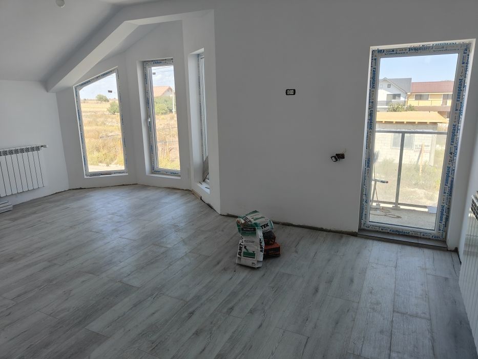 Închiriez vilă nouă Cumpăna