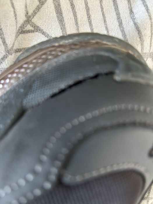 Balenciaga triple S grey