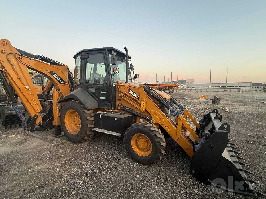 Экскаватор-погрузчик SANY BHL95C